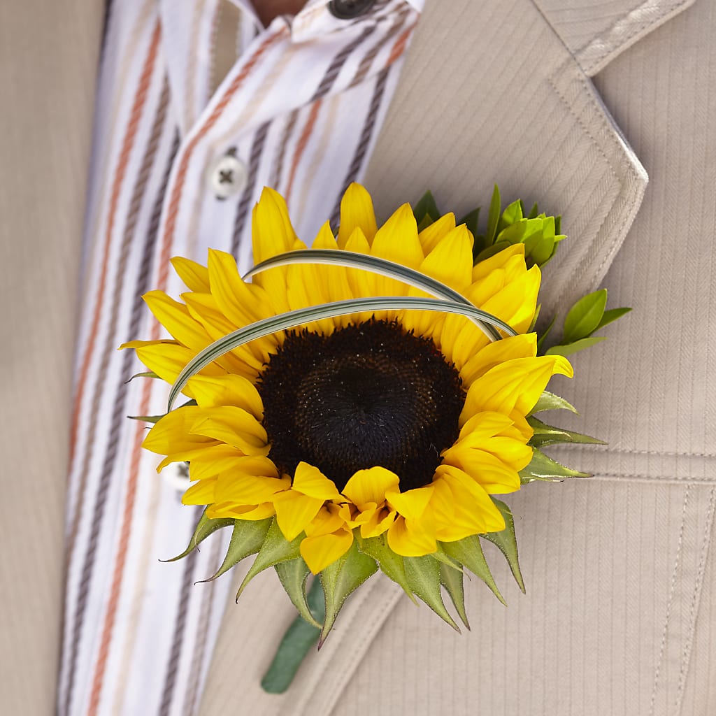 Free Spirit Boutonniere – J Flowers, Tipp City OH