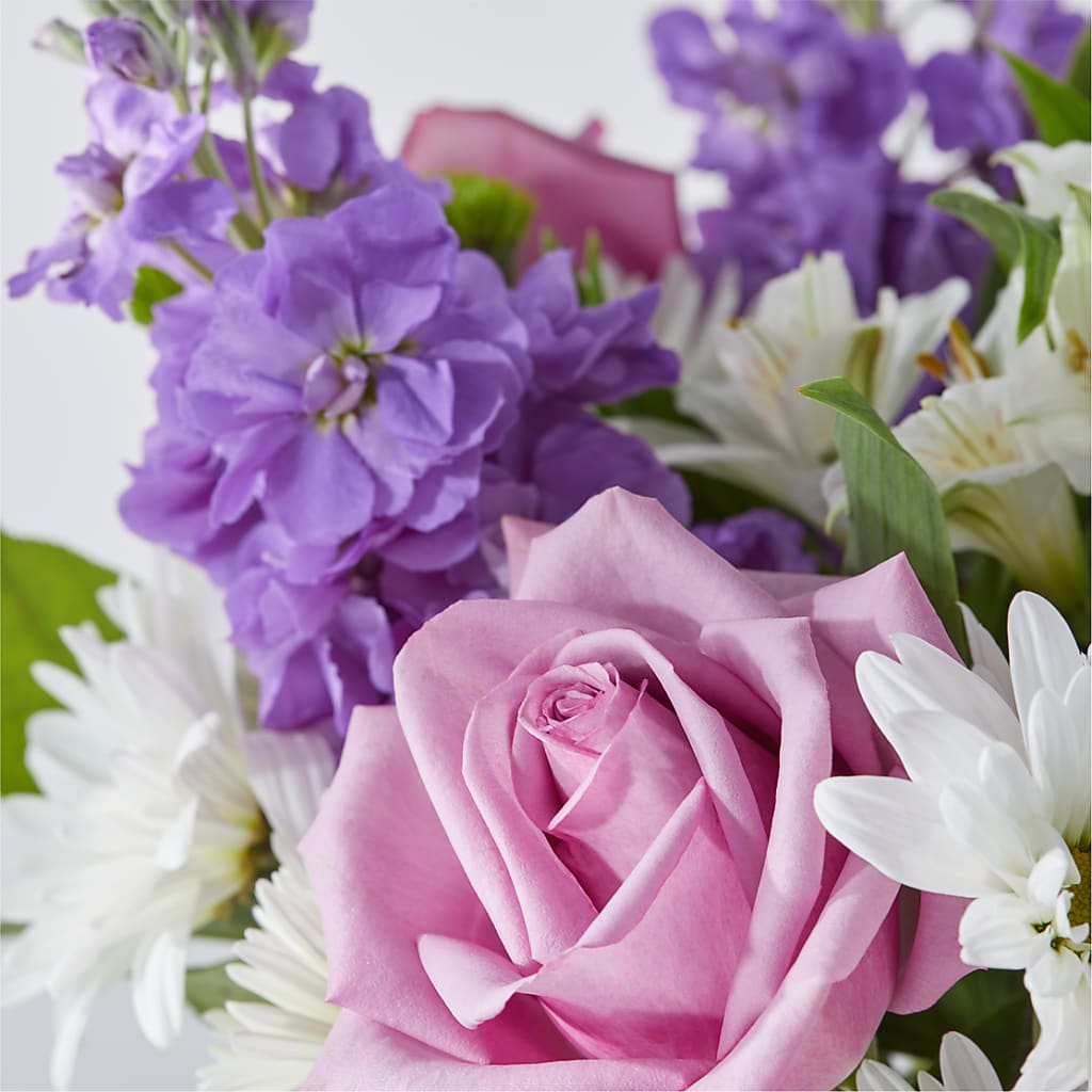 Garden of Peace Bouquet –  J Flowers, Tipp City OH