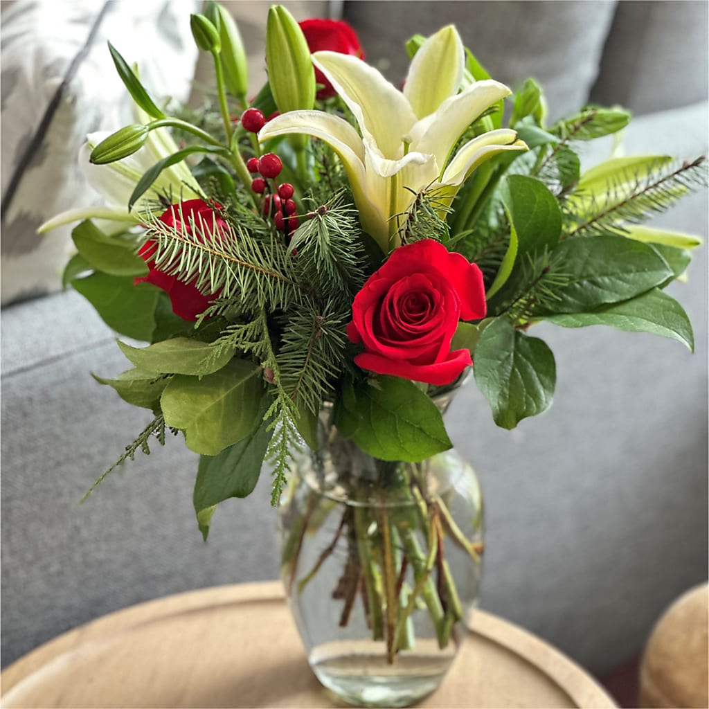 Sparkling Snowflakes Bouquet –  J Flowers, Tipp City OH